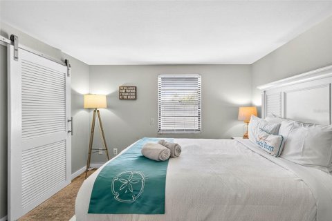 House in Holmes Beach, Florida 3 bedrooms, 137.31 sq.m. № 1875941 - photo 21