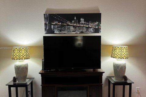 House in Davenport, Florida 4 bedrooms № 2034784 - photo 22