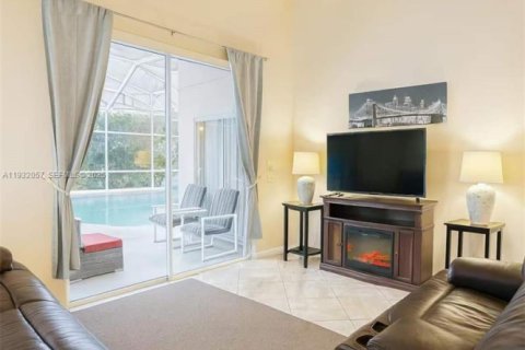 House in Davenport, Florida 4 bedrooms № 2034784 - photo 10