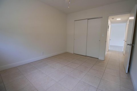 Apartamento en alquiler en Hollywood, Florida, 2 dormitorios № 2315519 - foto 11
