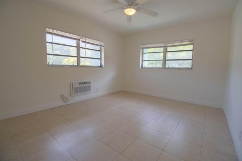 Apartamento en alquiler en Hollywood, Florida, 2 dormitorios № 2315519 - foto 8