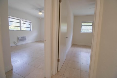 Apartamento en alquiler en Hollywood, Florida, 2 dormitorios № 2315519 - foto 12
