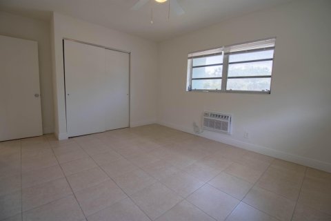Apartamento en alquiler en Hollywood, Florida, 2 dormitorios № 2315519 - foto 9
