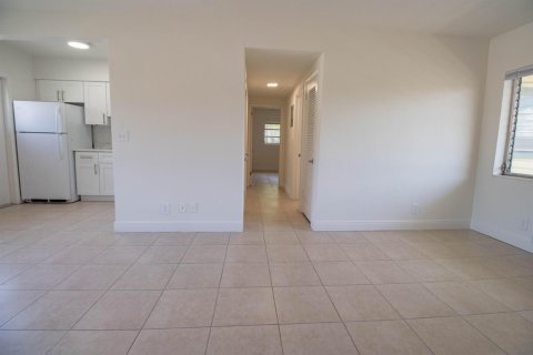 Apartamento en alquiler en Hollywood, Florida, 2 dormitorios № 2315519 - foto 4