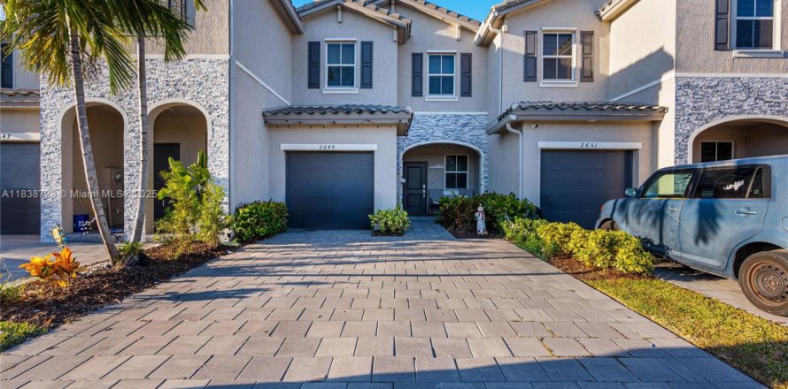 Таунхаус в Хомстед, Флорида 3 спальни, 133.97м2 № 1960920