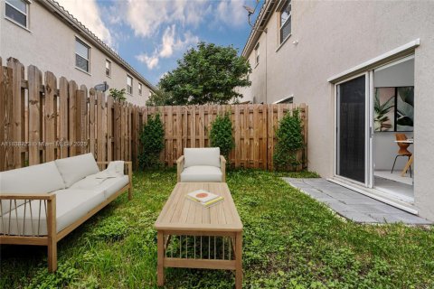 Снять в аренду таунхаус в Хомстед, Флорида 3 спальни, 133.97м2, № 1960920 - фото 11