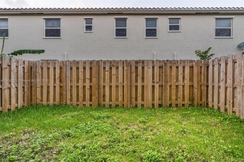 Снять в аренду таунхаус в Хомстед, Флорида 3 спальни, 133.97м2, № 1960920 - фото 21