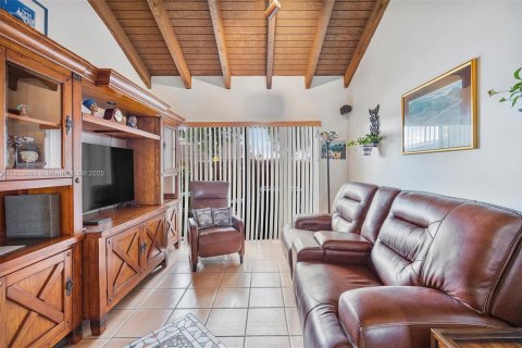 Townhouse in Miami, Florida 2 bedrooms, 163.04 sq.m. № 1762431 - photo 5