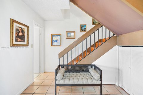 Townhouse in Miami, Florida 2 bedrooms, 163.04 sq.m. № 1762431 - photo 3
