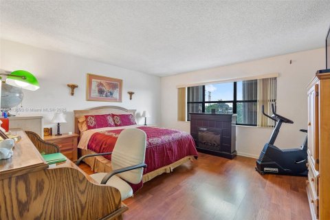 Townhouse in Miami, Florida 2 bedrooms, 163.04 sq.m. № 1762431 - photo 15