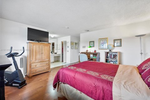 Townhouse in Miami, Florida 2 bedrooms, 163.04 sq.m. № 1762431 - photo 13