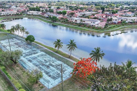Townhouse in Miami, Florida 2 bedrooms, 163.04 sq.m. № 1762431 - photo 23
