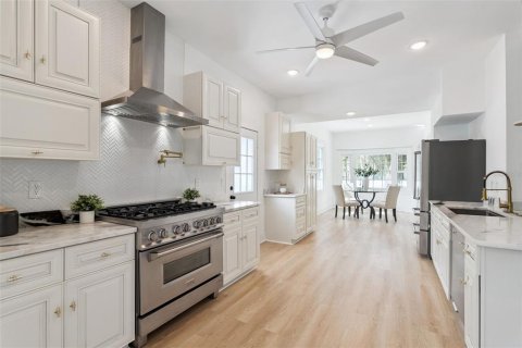 Villa ou maison à vendre à Orlando, Floride: 5 chambres, 416.39 m2 № 2324210 - photo 9
