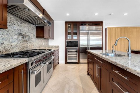 House in Coral Gables, Florida 4 bedrooms, 284.1 sq.m. № 1852227 - photo 7