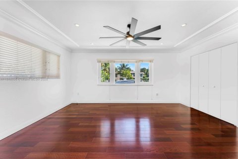 House in Coral Gables, Florida 4 bedrooms, 284.1 sq.m. № 1852227 - photo 18
