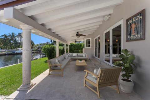 House in Coral Gables, Florida 4 bedrooms, 284.1 sq.m. № 1852227 - photo 21