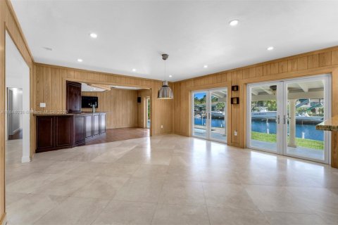 House in Coral Gables, Florida 4 bedrooms, 284.1 sq.m. № 1852227 - photo 9