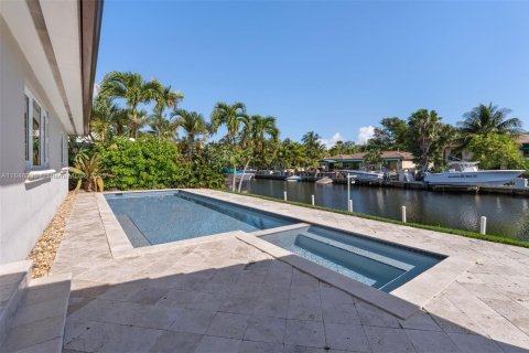 House in Coral Gables, Florida 4 bedrooms, 284.1 sq.m. № 1852227 - photo 23