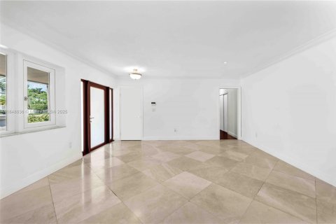 House in Coral Gables, Florida 4 bedrooms, 284.1 sq.m. № 1852227 - photo 5