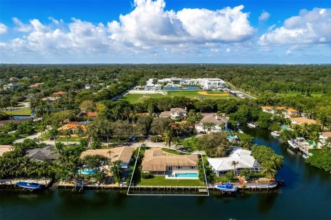 House in Coral Gables, Florida 4 bedrooms, 284.1 sq.m. № 1852227 - photo 25