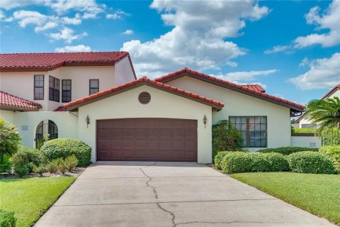 House in Haines City, Florida 3 bedrooms, 195.93 sq.m. № 2101928
