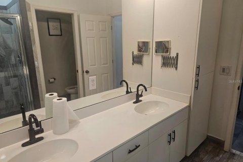 House in Haines City, Florida 3 bedrooms, 195.93 sq.m. № 2101928 - photo 13