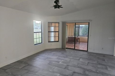 House in Haines City, Florida 3 bedrooms, 195.93 sq.m. № 2101928 - photo 16