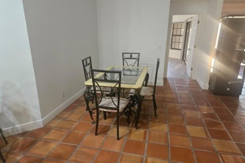 House in Haines City, Florida 3 bedrooms, 195.93 sq.m. № 2101928 - photo 3