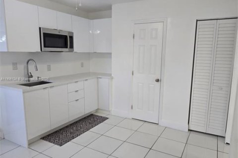Commercial property in Miami, Florida 2 bedrooms, 190.64 sq.m. № 1956857 - photo 5