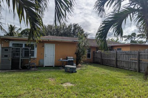 Propiedad comercial en venta en Palm Beach Gardens, Florida, 221.29 m2 № 2420801 - foto 15