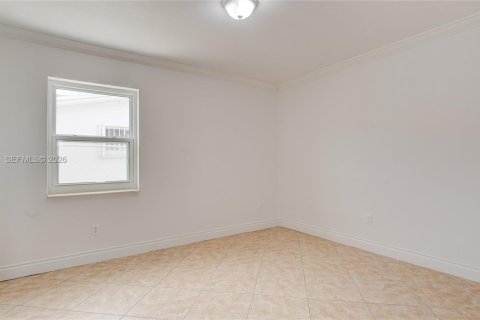 Villa ou maison à louer à Miami, Floride: 3 chambres, 238.57 m2 № 2168808 - photo 8