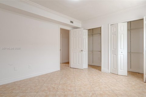 Villa ou maison à louer à Miami, Floride: 3 chambres, 238.57 m2 № 2168808 - photo 11