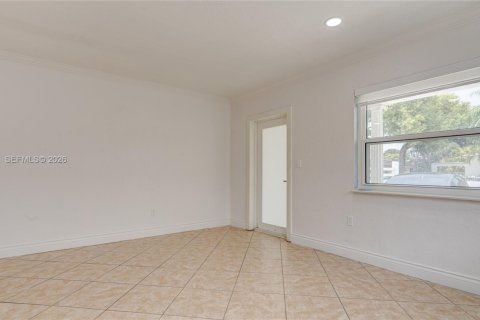 Villa ou maison à louer à Miami, Floride: 3 chambres, 238.57 m2 № 2168808 - photo 22
