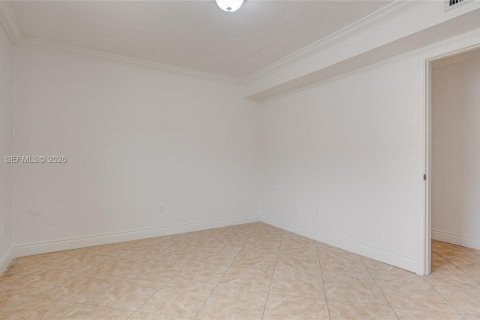 Villa ou maison à louer à Miami, Floride: 3 chambres, 238.57 m2 № 2168808 - photo 10