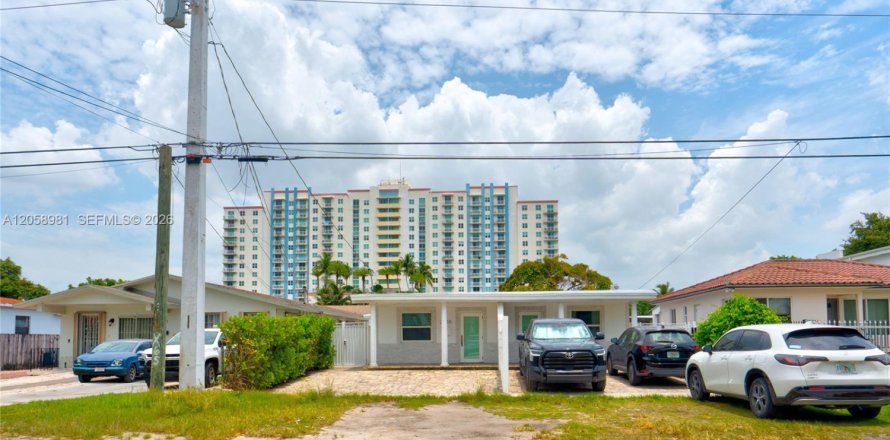 Villa ou maison à Miami, Floride 3 chambres, 238.57 m2 № 2168808