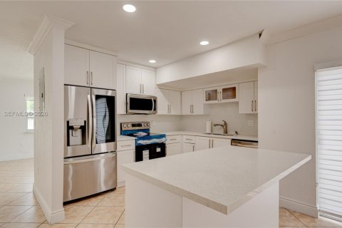 Villa ou maison à louer à Miami, Floride: 3 chambres, 238.57 m2 № 2168808 - photo 16