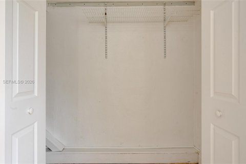 Villa ou maison à louer à Miami, Floride: 3 chambres, 238.57 m2 № 2168808 - photo 27