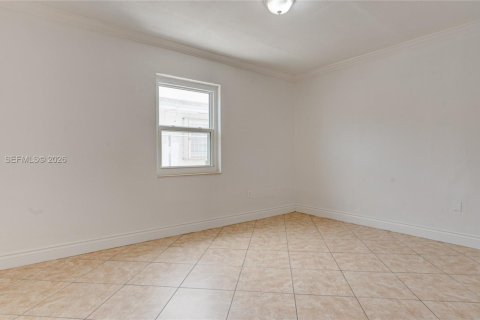 Villa ou maison à louer à Miami, Floride: 3 chambres, 238.57 m2 № 2168808 - photo 25