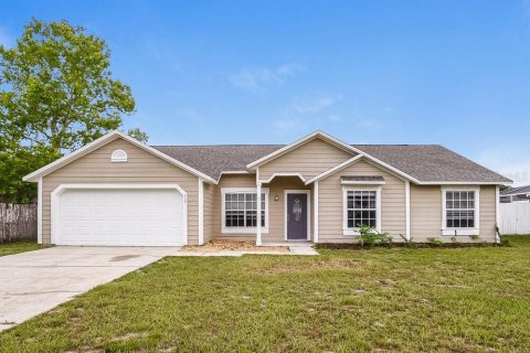 Villa ou maison à Sanford, Floride 3 chambres, 131.92 m2 № 2100052