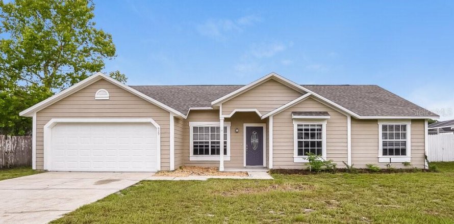 Villa ou maison à Sanford, Floride 3 chambres, 131.92 m2 № 2100052