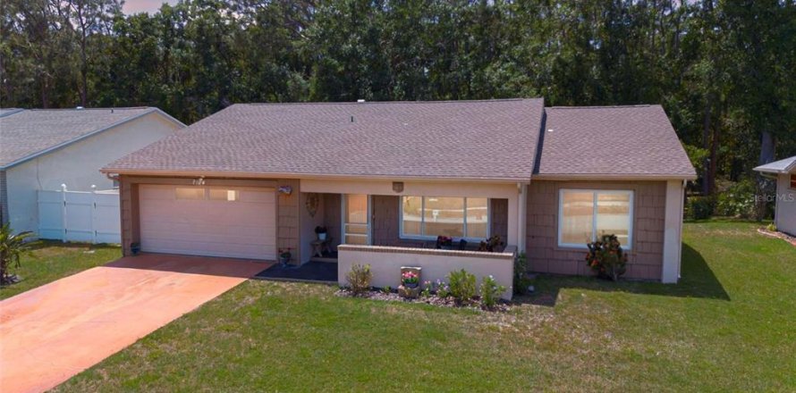 House in Palm Harbor, Florida 2 bedrooms, 163.51 sq.m. № 1662616