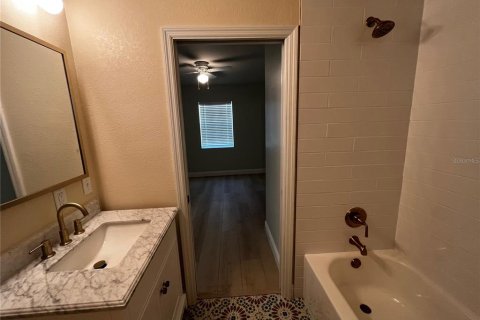 Immobilier commercial à vendre à Saint Petersburg, Floride: 3 chambres, 126.35 m2 № 2107096 - photo 26