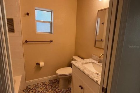Immobilier commercial à vendre à Saint Petersburg, Floride: 3 chambres, 126.35 m2 № 2107096 - photo 25