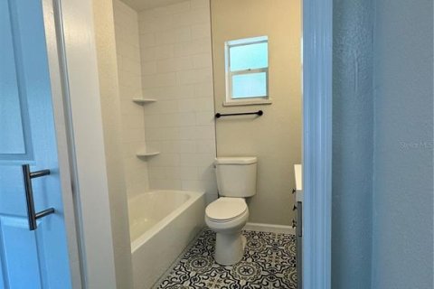 Immobilier commercial à vendre à Saint Petersburg, Floride: 3 chambres, 126.35 m2 № 2107096 - photo 6