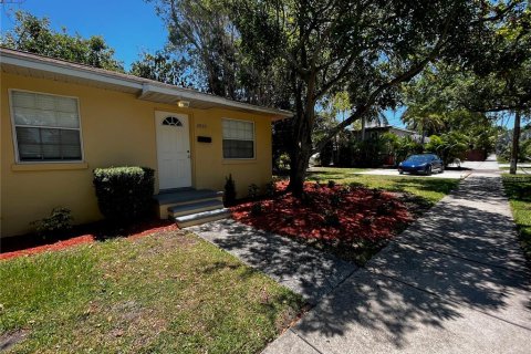 Immobilier commercial à vendre à Saint Petersburg, Floride: 3 chambres, 126.35 m2 № 2107096 - photo 30