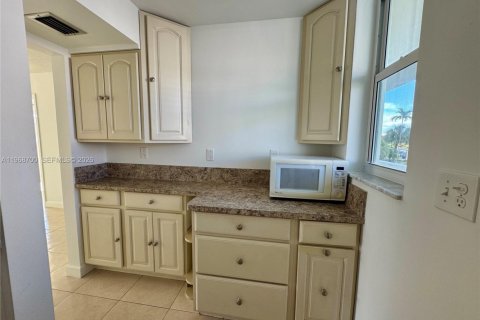 Condominio en venta en Aventura, Florida, 1 dormitorio, 71.35 m2 № 2030792 - foto 11