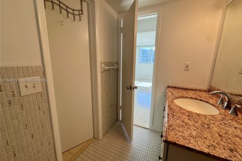 Condominio en venta en Aventura, Florida, 1 dormitorio, 71.35 m2 № 2030792 - foto 27