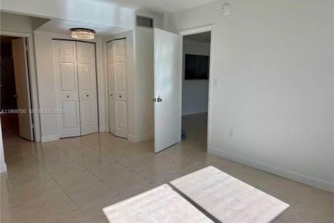 Condominio en venta en Aventura, Florida, 1 dormitorio, 71.35 m2 № 2030792 - foto 26