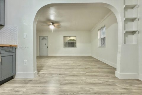 Appartement à louer à Miami, Floride: 2 chambres, 257.34 m2 № 1929558 - photo 28