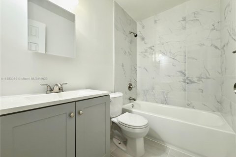 Appartement à louer à Miami, Floride: 2 chambres, 257.34 m2 № 1929558 - photo 16